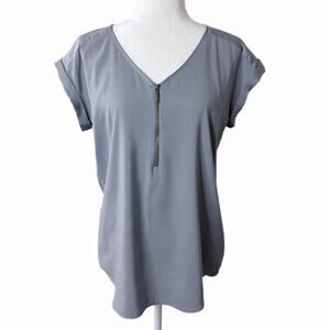 Express Women's Blouse Size M Gray Zipper V-Neck Cap Short Sleeve Silky Top